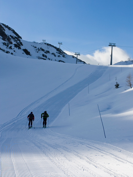 At first follow Vogel ski slopes