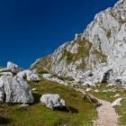 Grintovec - Med travami in skalami