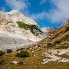 Pogled nazaj na Srenjski preval in Mali Draški vrh